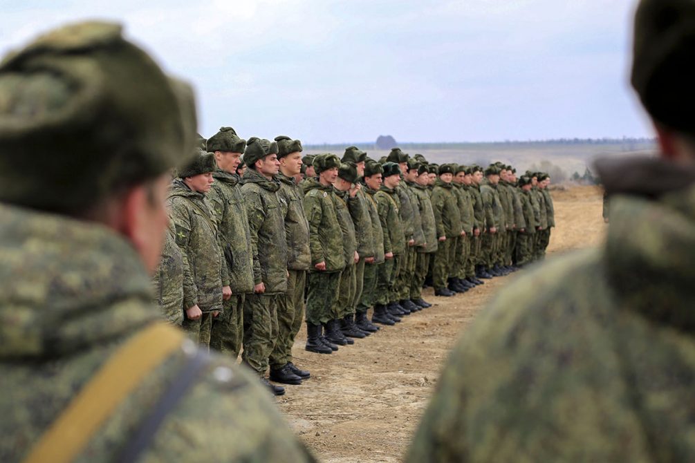 Что это значит: в России могут отменить возрастной предел для службы в армии по контракту