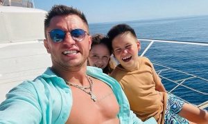 «Стала совсем взрослой»: после слухов о свадьбе Павел Прилучный пропустил выпускной дочери