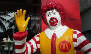 Игра слов: McDonald’s может вернуться к работе в России под новым брендом