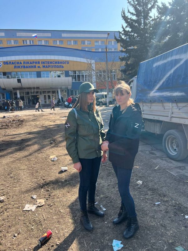 «Пришлось быстро взрослеть»: две сестры из Донецка организовали доставку гумпомощи туда, куда не едет «Красный крест»