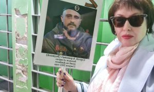На акции «Бессмертный полк» во Владивостоке задержали журналистку с фотографией комбата ДНР