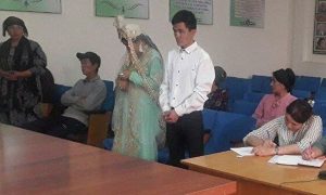 В Узбекистане поймали жениха, ударившего невесту на свадьбе: стали известны подробности скандала