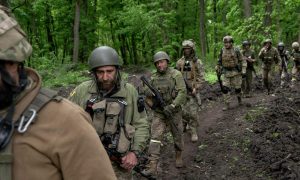 Украинские боевики массово дезертируют под Лисичанском из-за голода