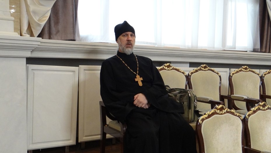 Экс-священника задержали в Петербурге по делу о распространении фейков о ВС