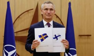 Швецию и Финляндию официально позвали в НАТО