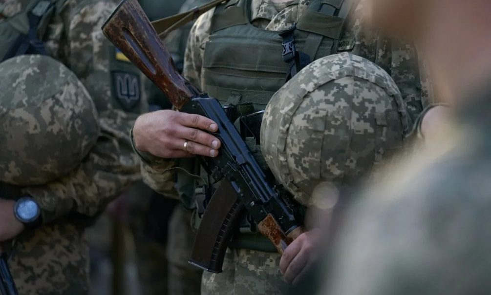 Морпех ВСУ признался в расстреле мирного населения Мариуполя 