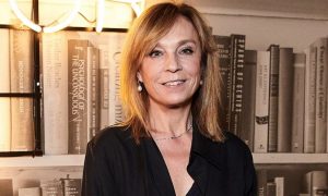 Экс-главреда российского Vogue Алену Долецкую сбили на электровелосипеде в центре Москвы