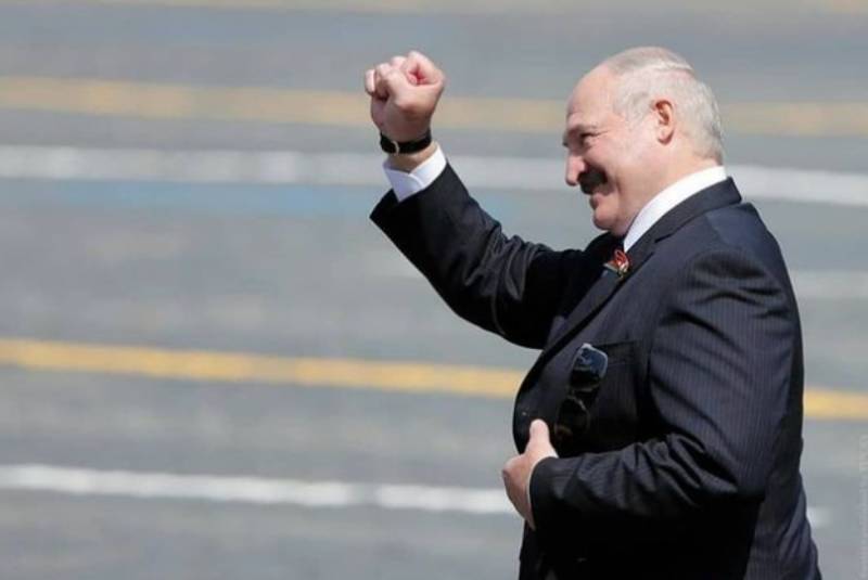 Они не бедные: Лукашенко предложил помощь США 