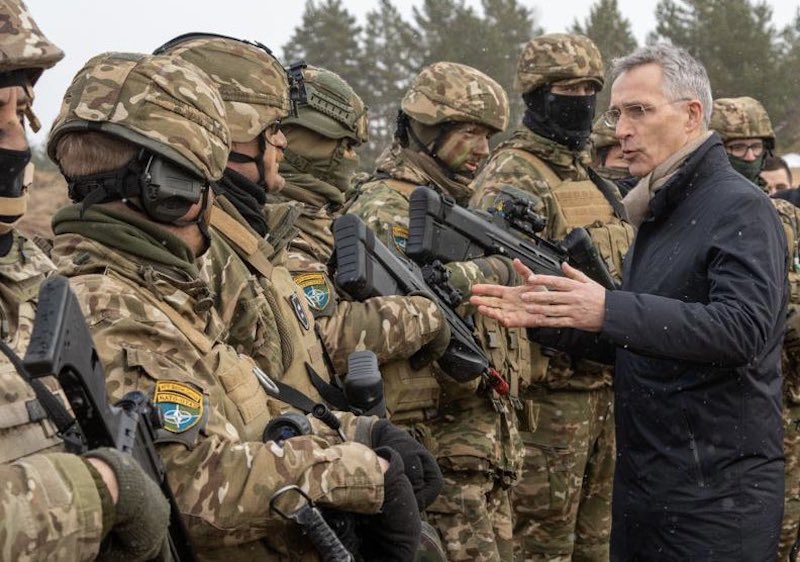 «Мы бросим Украину»: итальянский эксперт назвал НАТО и США серийными предателями 