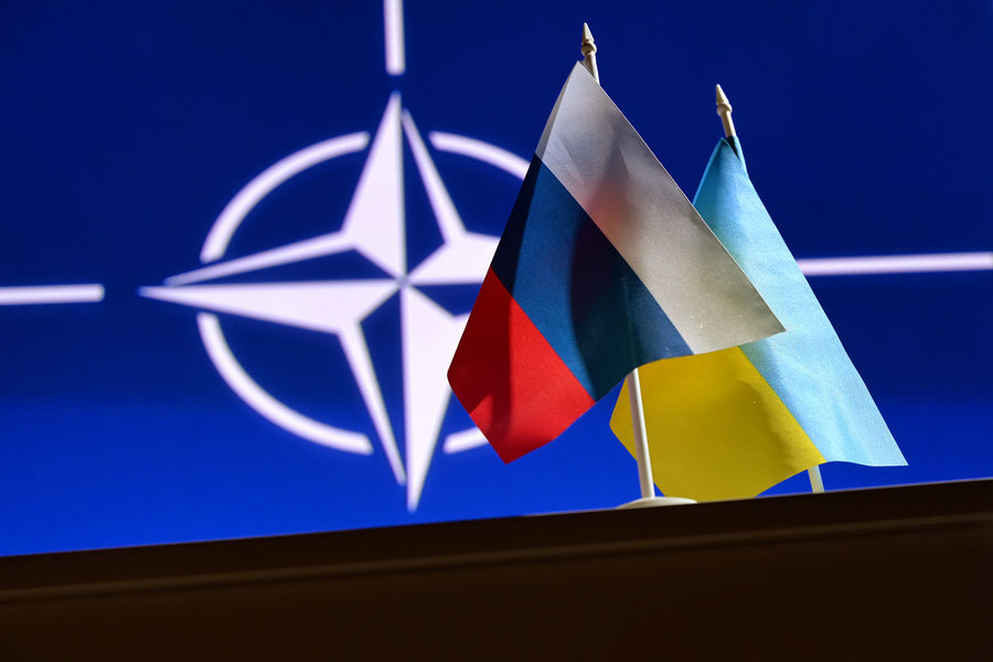 На саммите НАТО обсуждали раздел России 