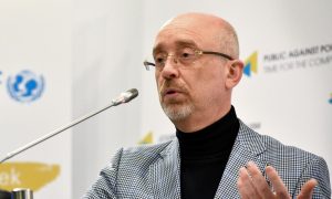 Министр обороны Украины назвал три сценария окончания конфликта на Донбассе