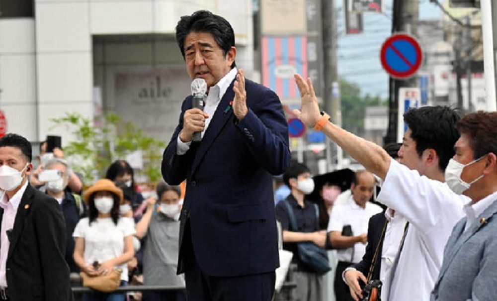 «Жесткий политический заказ»: политолог назвал истинные причины убийства экс-премьера Японии 