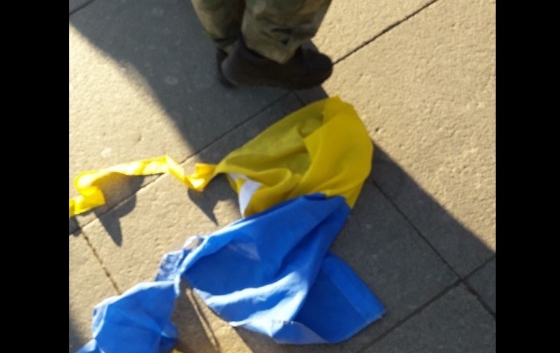 «Смелеют те, кто до сих пор молчал»: в Чехии избавляются от украинских флагов на ратушах 