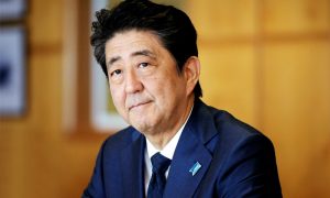 Стреляли в спину из водопроводной трубы: что известно о покушении на экс-премьера Японии Синдзо Абэ