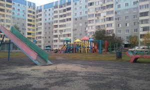 Сбегай за кошельком домой: россиянам рассказали о штрафах, которые могут «прилететь» во дворе