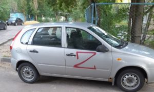 «Гнусная провокация»: символом Z расписали десятки машин в Воронеже, пока владельцы спали