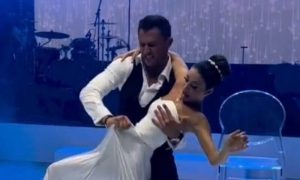 Сорвал юбку и посадил на шею: видео страстного свадебного танца Прилучного и Брутян