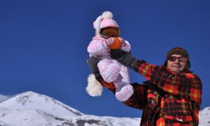 «Такого у нас еще не было»: туристка родила ребенка на Эльбрусе