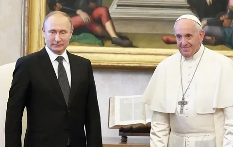 Папа Римский собирается ехать в Донбасс через Россию 