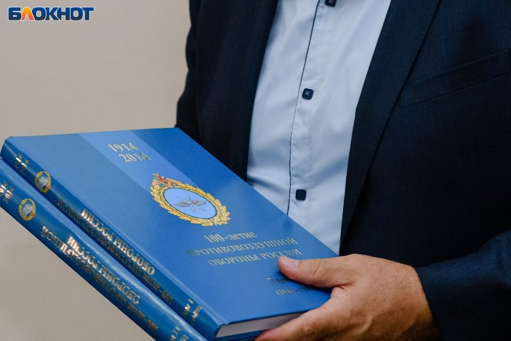 Портреты знаменитостей и интерьерные работы: в Москве состоялось открытие выставки фотографа Дмитрия Пискарева