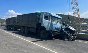 В Сети появилось видео массовой аварии на трассе под Севастополем