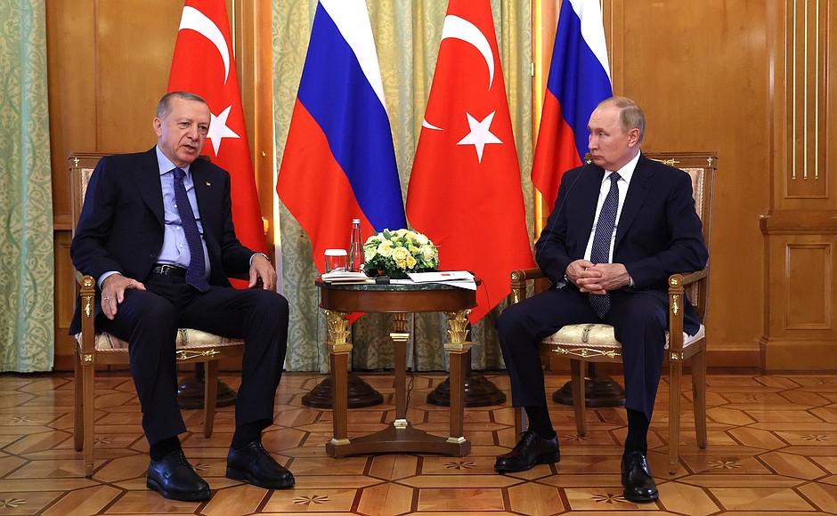 Помощник президента РФ Ушаков подтвердил визит Путина в Турцию и Китай 