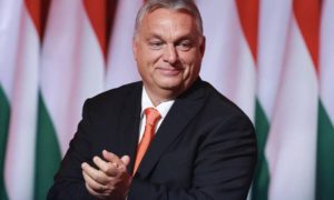 Премьер Венгрии призвал ЕС не ждать поражения России