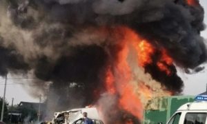 В результате столкновения бензовоза со скорой под Ярославлем погибли 4 человека