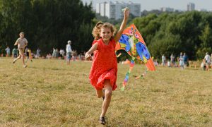 Небесный зоопарк и мастер-классы: в Москве прошел крупнейший фестиваль воздушных змеев