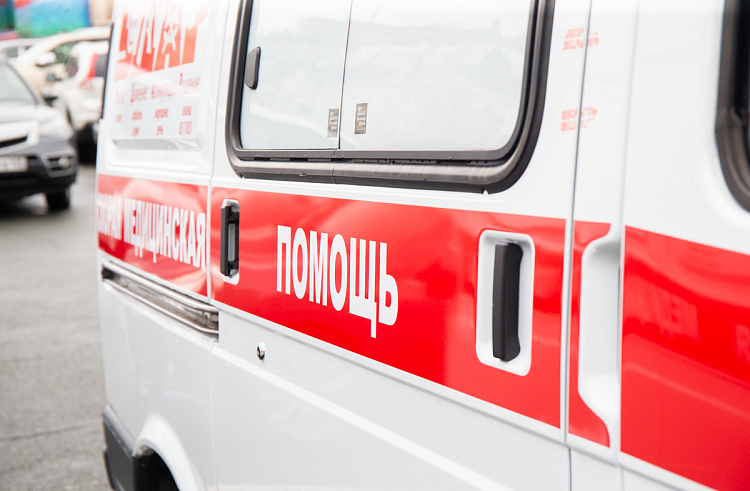 В Екатеринбурге неизвестные напали на станцию скорой помощи 