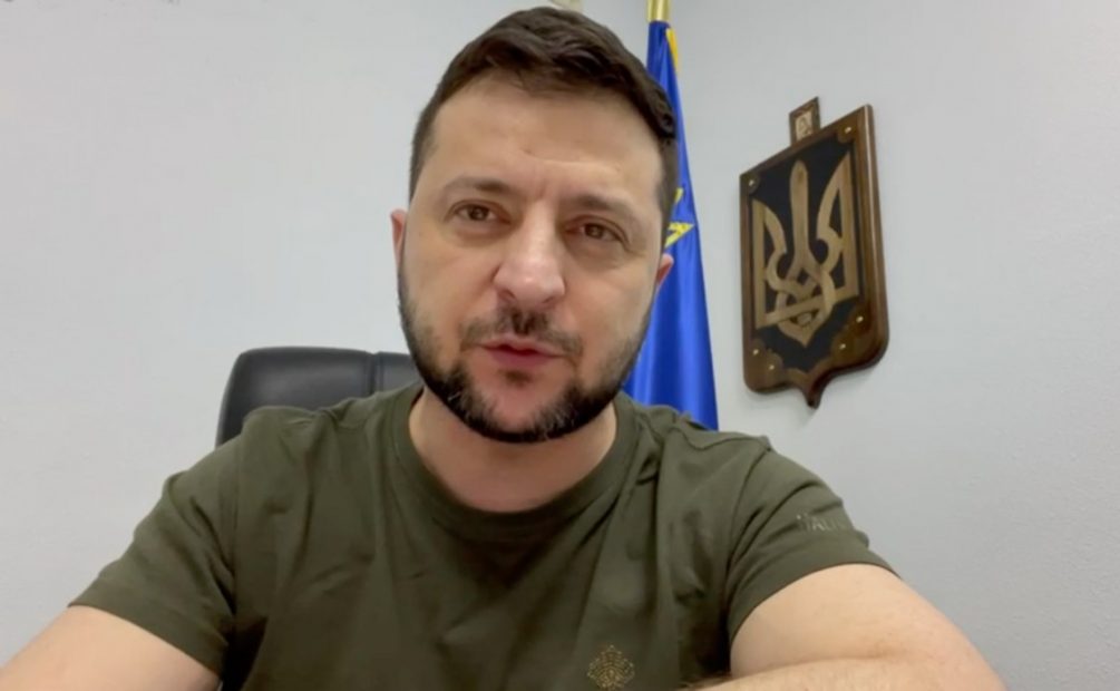 Зеленский обещал Украине страшную зиму. Он снова выпрашивает деньги и оружие