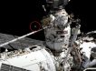 Орбитальный мусор или НЛО? Загадочный объект пролетел возле российского экипажа МКС в открытом космосе