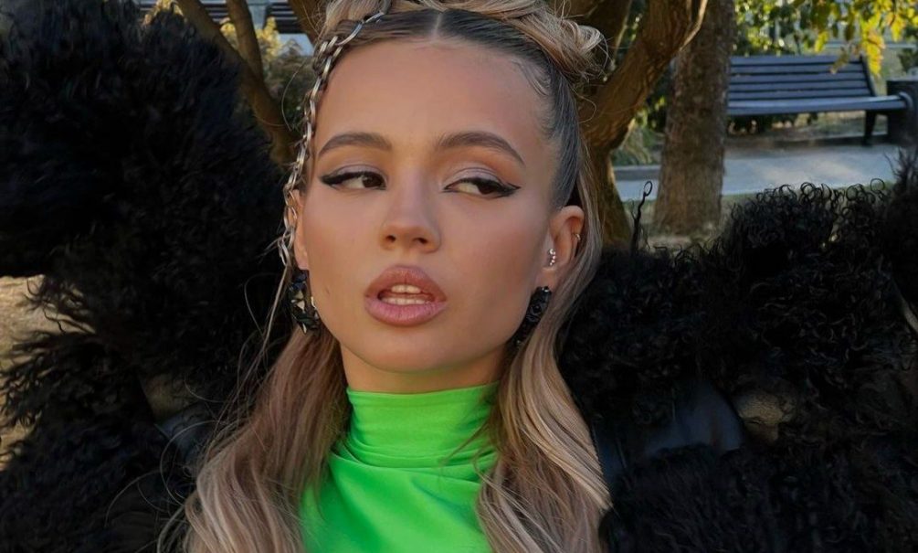 Валя Карнавал поздравила Долину с днем рождения со сцены после скандала на шоу Галкина Валя Карнавал поздравила Долину с днем рождения со сцены после скандала на шоу Галкина