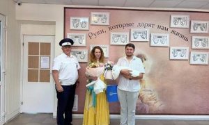 Полицейский из Геленджика помог родить жене депутата