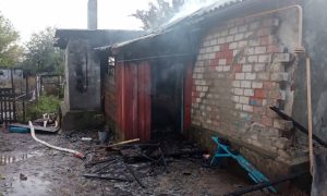 Трое малышей погибли при пожаре в частном доме в Ростовской области