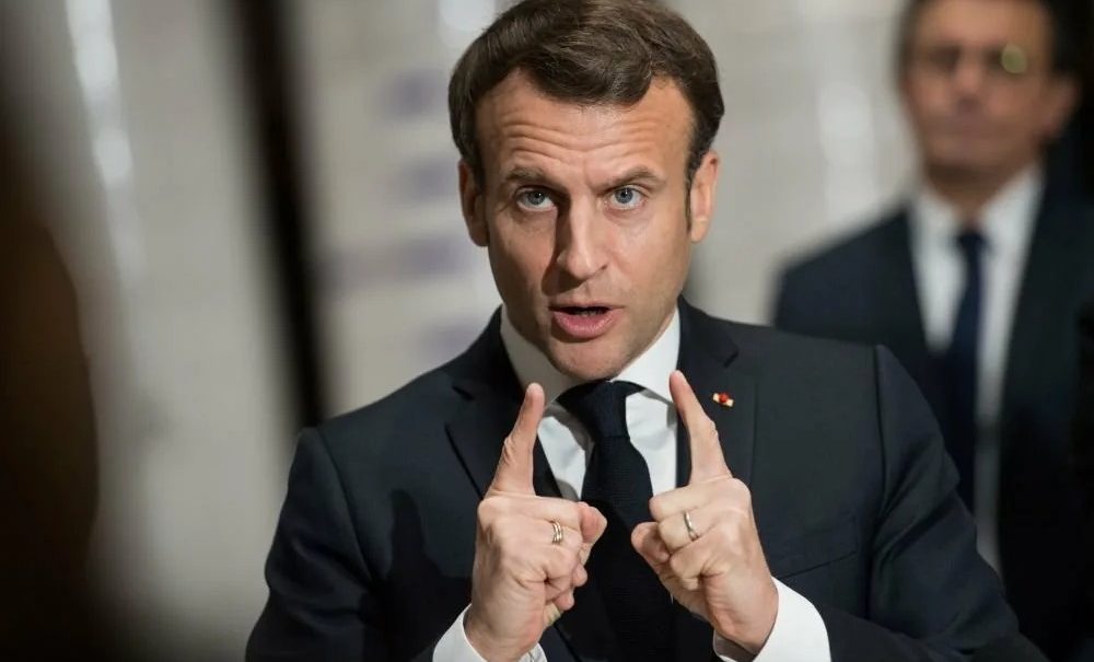 Макрон следующий? Рейтинг популярности президента Франции обрушился за месяц на 7% 