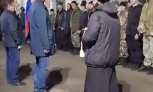 В Кемерово священник напутствовал мобилизованных речью о гробах