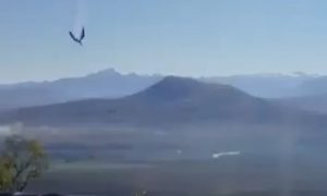Момент падения дельтаплана в Адыгее попал на видео
