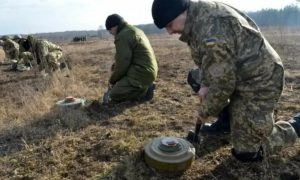 Опасаются вторжения: Украина взорвала все мосты и заминировала все дороги на границе с Белоруссией