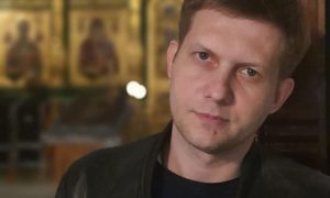 «Ты ничто, ты мусор»: Корчевников разрыдался в прямом эфире, критикуя уезжающих россиян