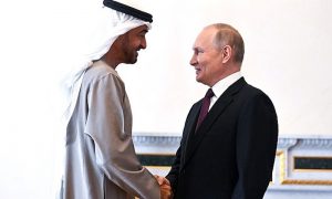 Обогрели: Путин отдал свое пальто президенту ОАЭ