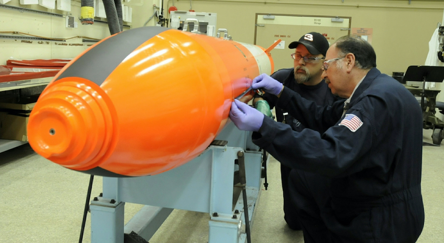 Как можно быстрее: журналисты рассекретили решение США по доставке атомных бомб в Европу 