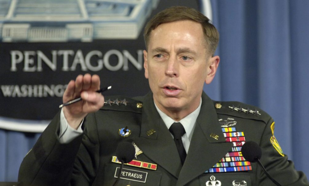 Экс-глава ЦРУ допустил участие США в конфликте на Украине без привлечения НАТО 