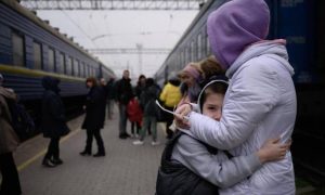 И вот опять: украинская беженка обвинила приютившую ее британку в том, что стала 