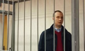 4,5 года колонии: избивший полицейского американец после приговора рассказал, почему признал вину