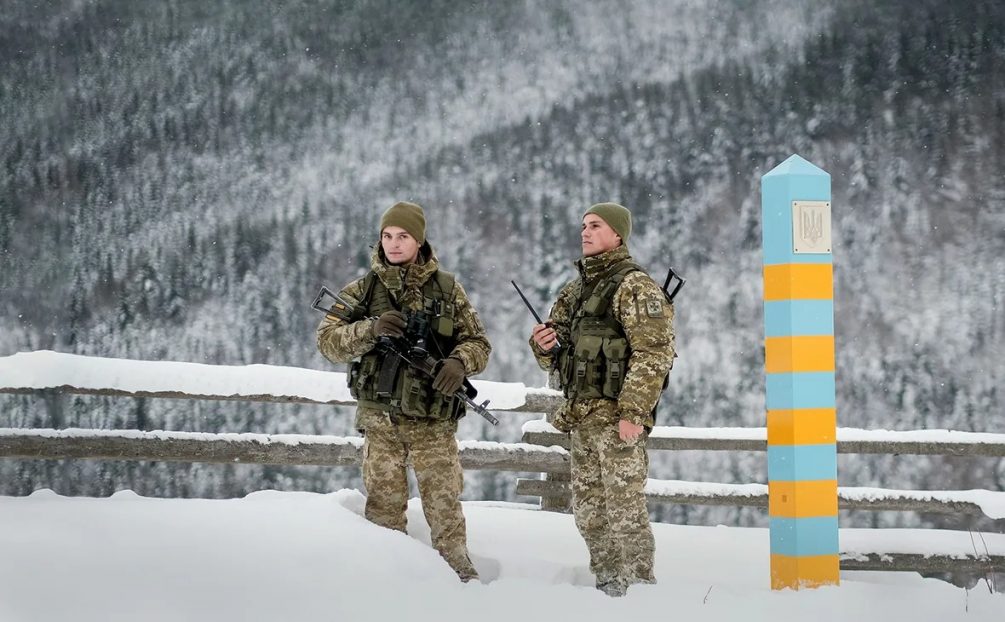 ФСБ заявила о выезде более 100 тысяч россиян на Украину