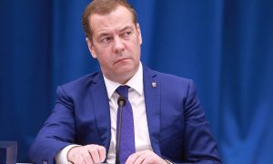 Дмитрий Медведев рассказал, грозит ли России дефолт 1998 года