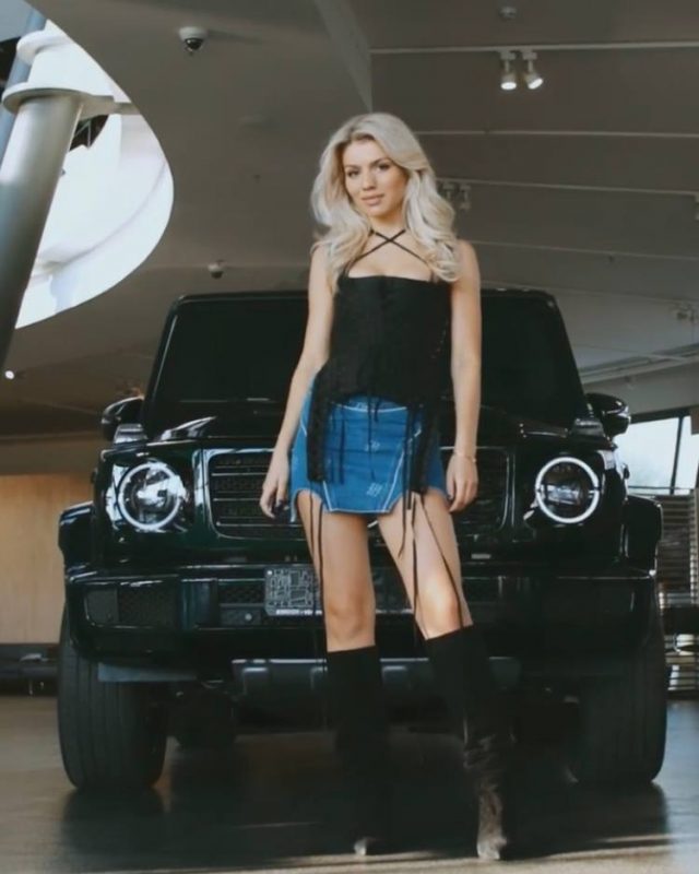 Женщины и машины: топ-11 звезд российского шоу-бизнеса с самыми дорогими автомобилями