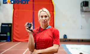 Легкоатлетка Мария Абакумова после допинг-скандала ушла из большого спорта и бесплатно тренирует детей