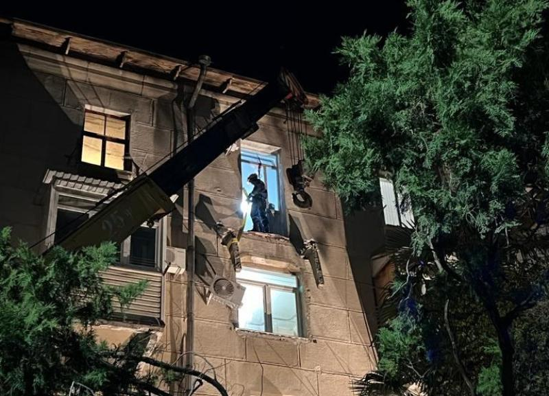 Умер третий раненый при обрушении балкона в Сочи 